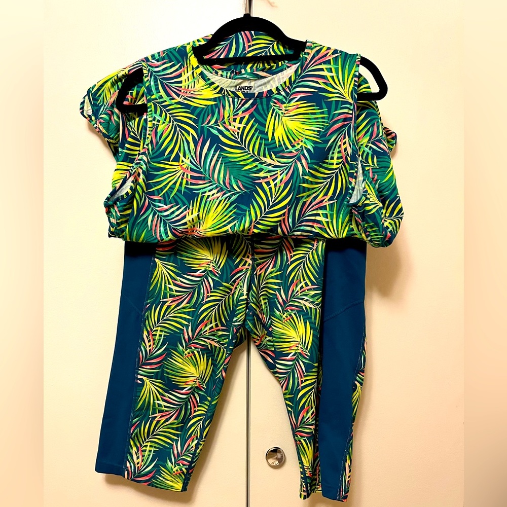 Tropical Workout Set! Top and leggings 🌺 - Picture 3 of 9